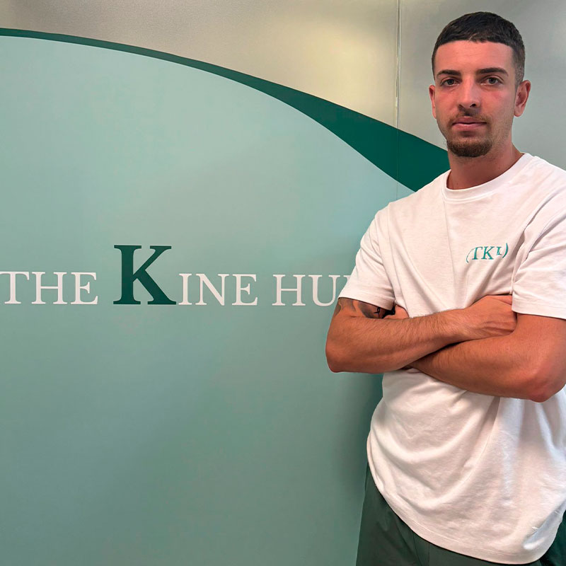 Adrián Cuesta, fisioterapeuta e instructor de pilates de The Kine Hub Madrid